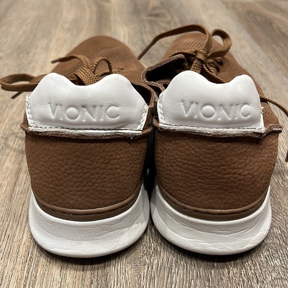 Men’s Vionic Brown Lace Up Shoes - pristine condition - Picture 2 of 7